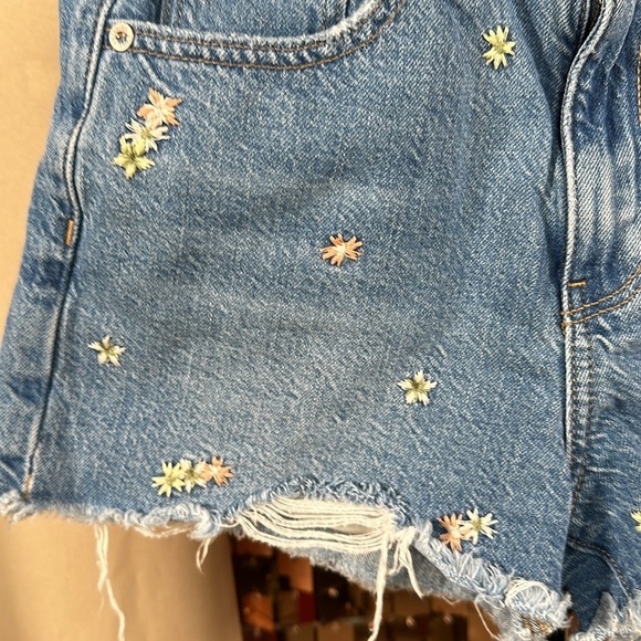 American Eagle Outfitters Medium Blue Wash Denim Jean Shorts w Pastel Florals 00 - Picture 4 of 11